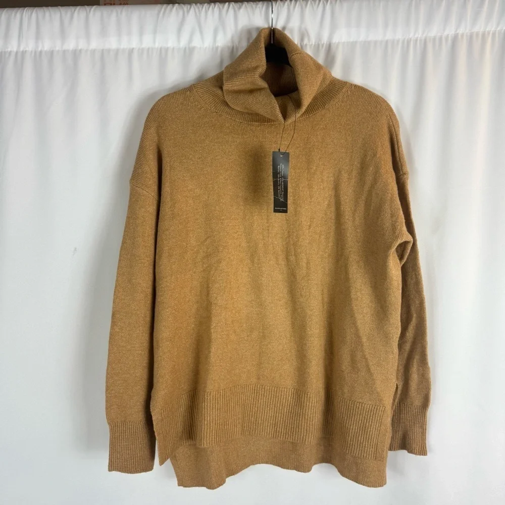 Banana republic turtleneck soft pullover sweater NWT Size: S